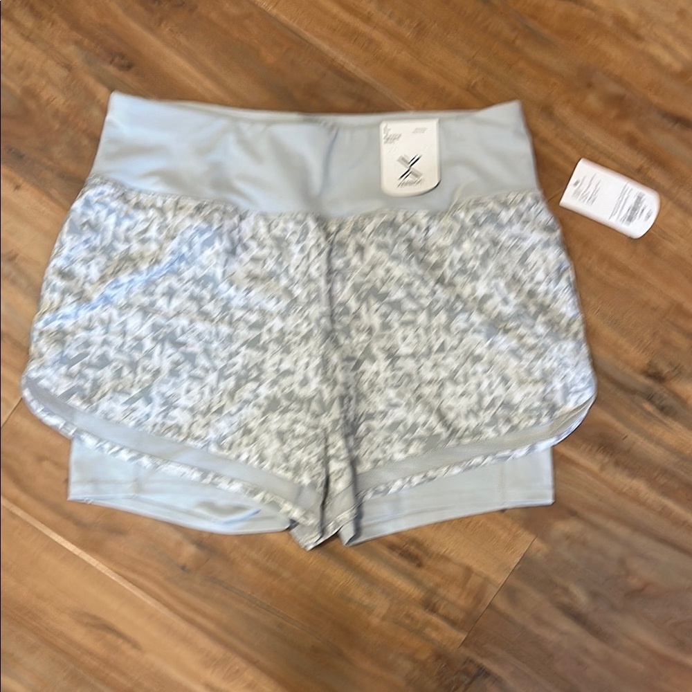 Xersion Gray Athletic Shorts Moisture-Wicking Design